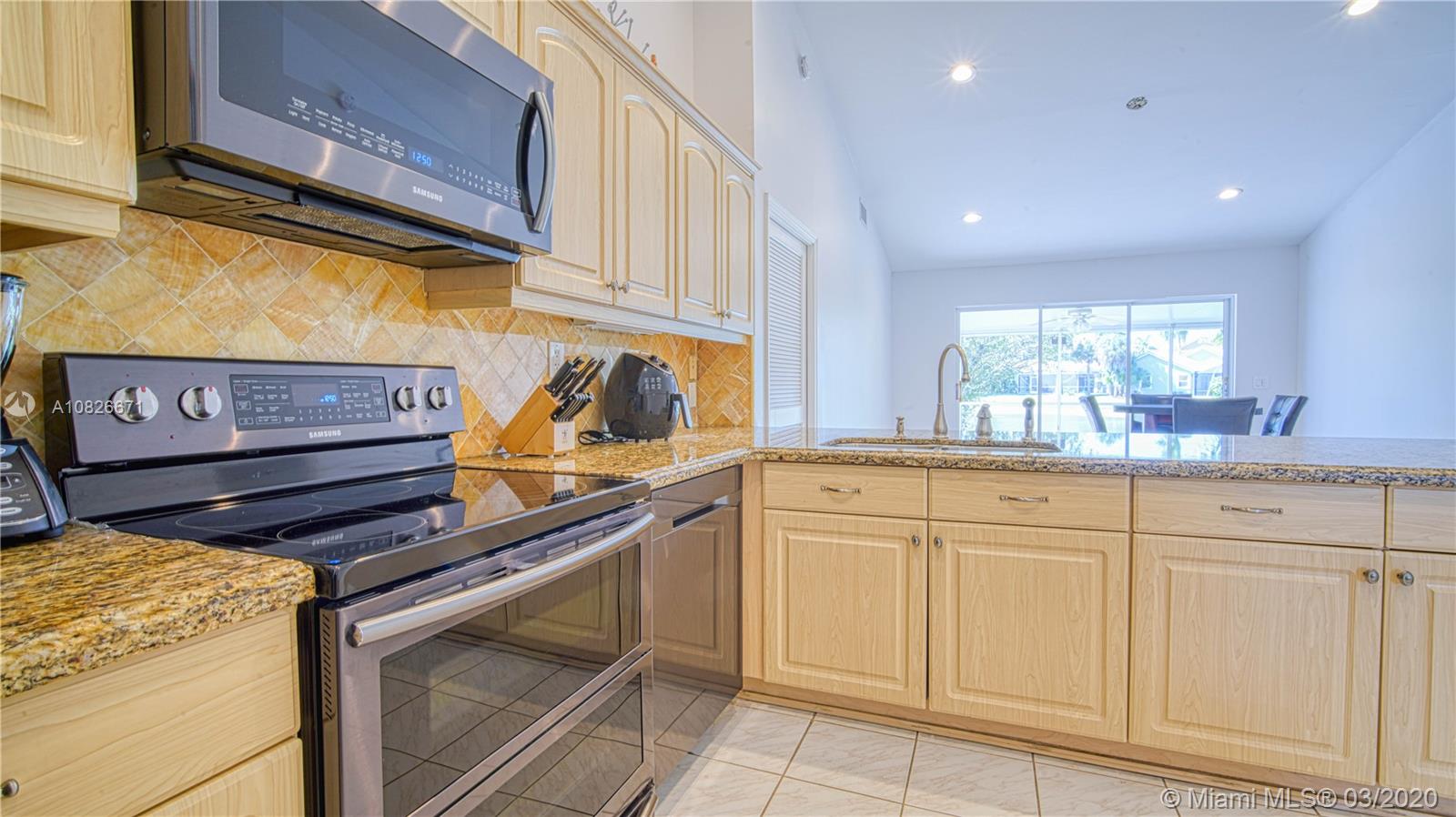 21301 Millbrook Court Boca Raton, FL 33498 - Photo 4 of 22 Gallery Image 4