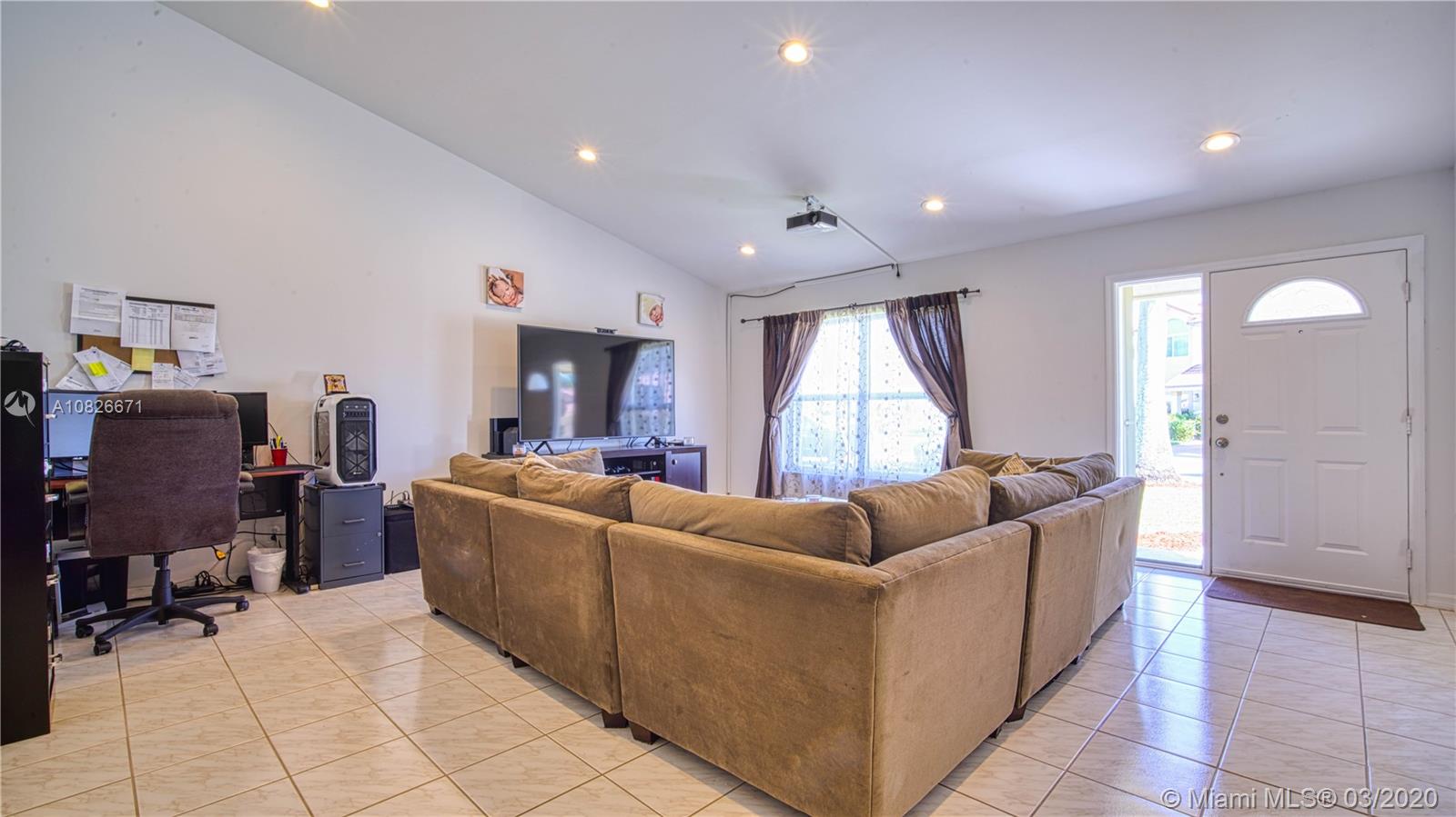 21301 Millbrook Court Boca Raton, FL 33498 - Photo 5 of 22 Gallery Image 5