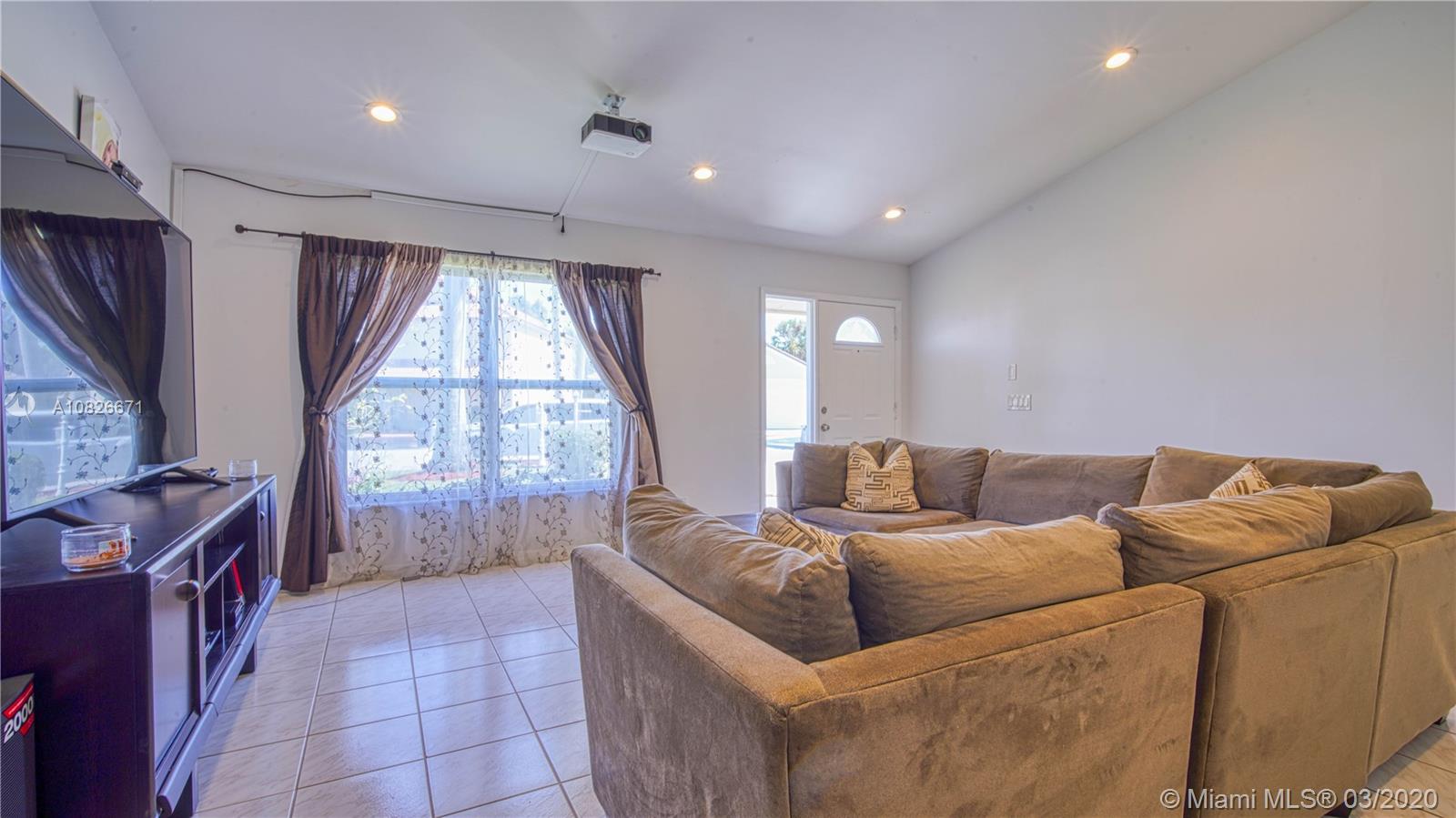 21301 Millbrook Court Boca Raton, FL 33498 - Photo 6 of 22 Gallery Image 6
