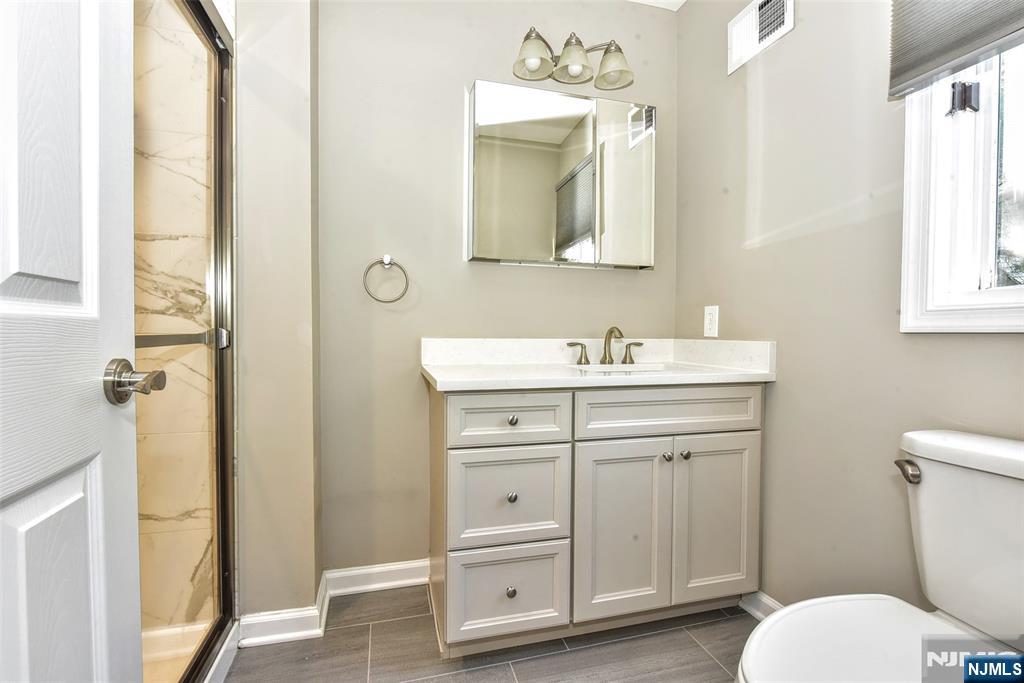 5 Hanson Place Wayne, NJ 07470 - Photo 24 of 38