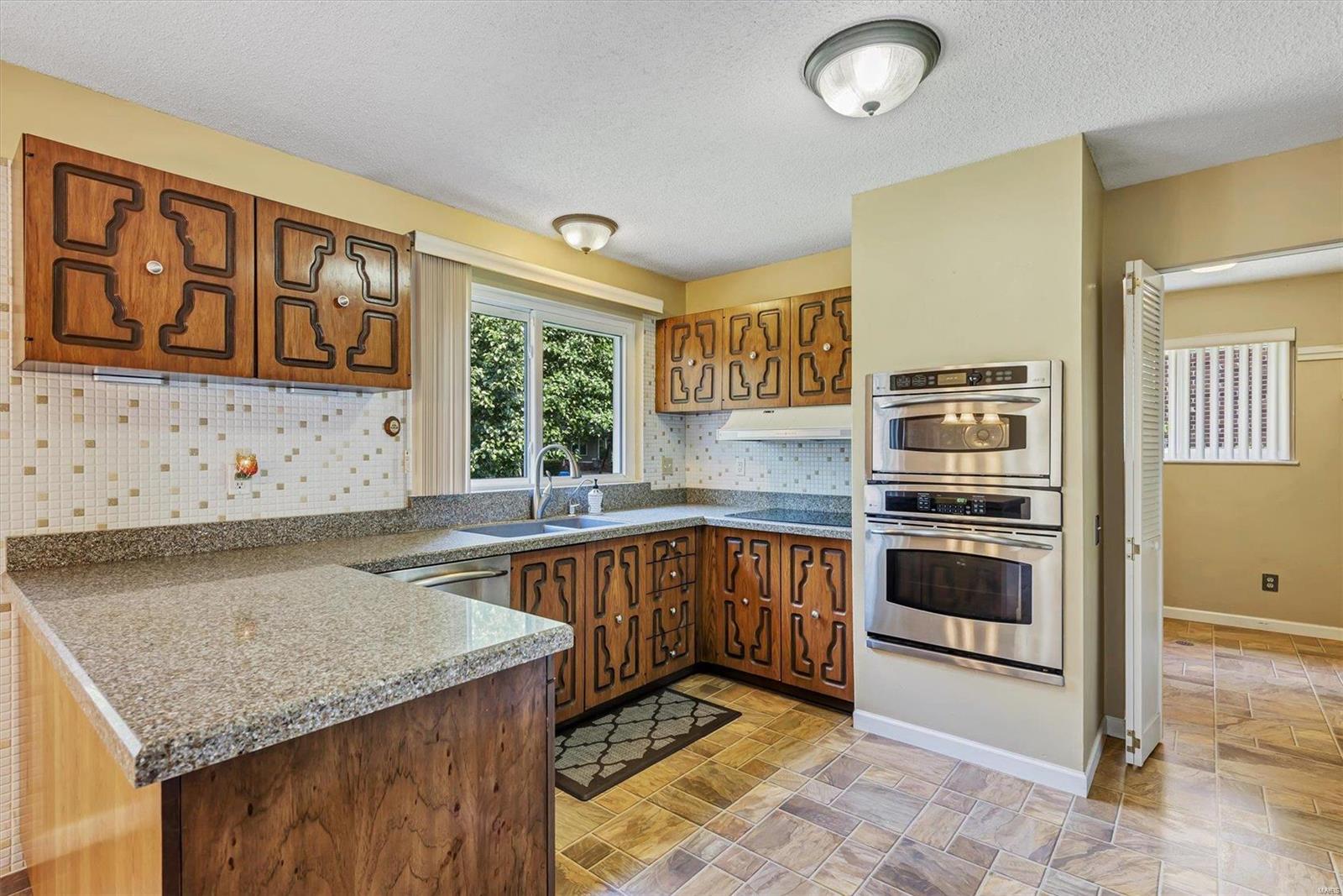 5331 Casa Royale Drive St. Louis, MO 63129 - Photo 14 of 42