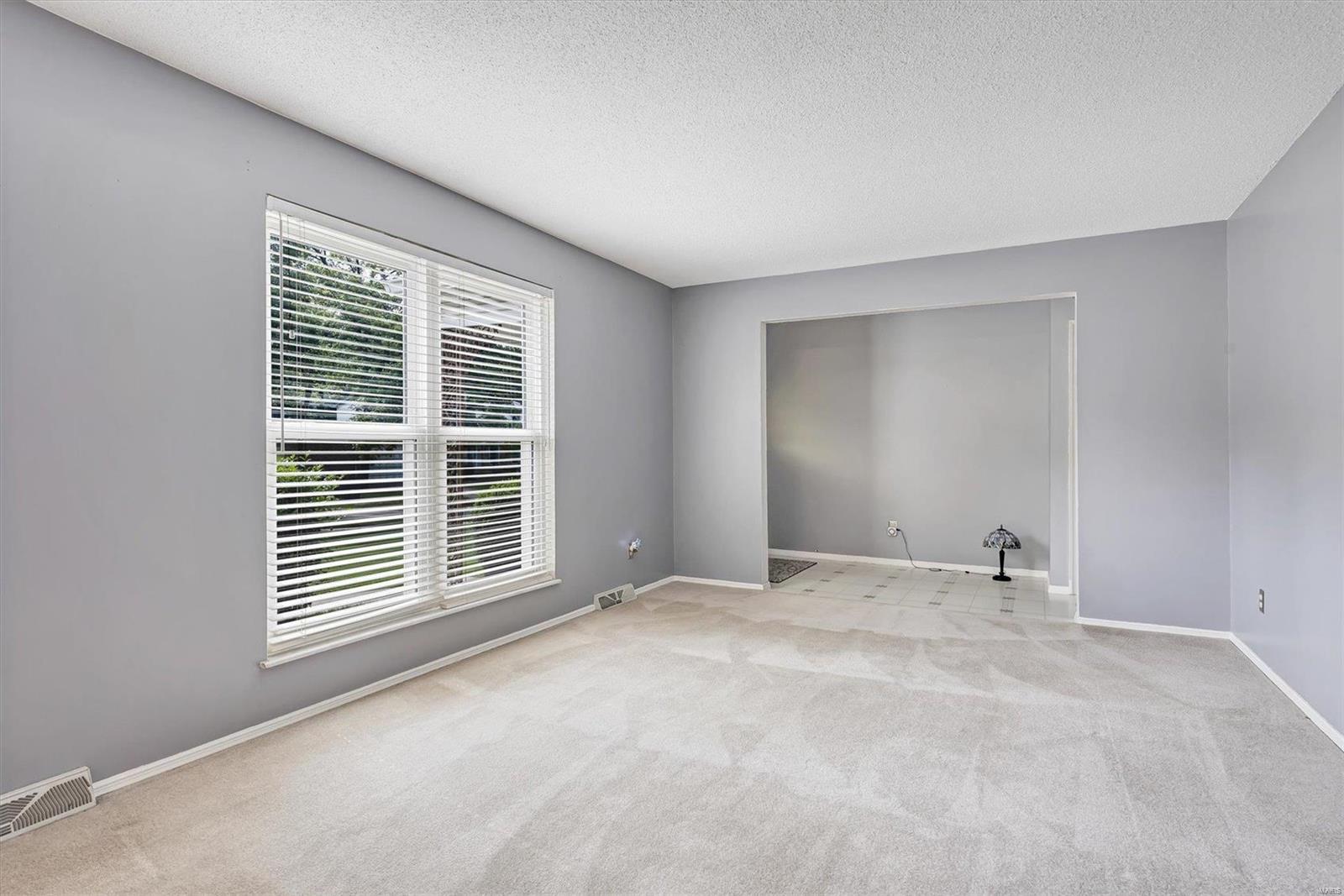 5331 Casa Royale Drive St. Louis, MO 63129 - Photo 4 of 42
