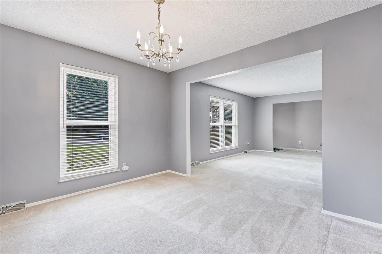 5331 Casa Royale Drive St. Louis, MO 63129 - Photo 5 of 42