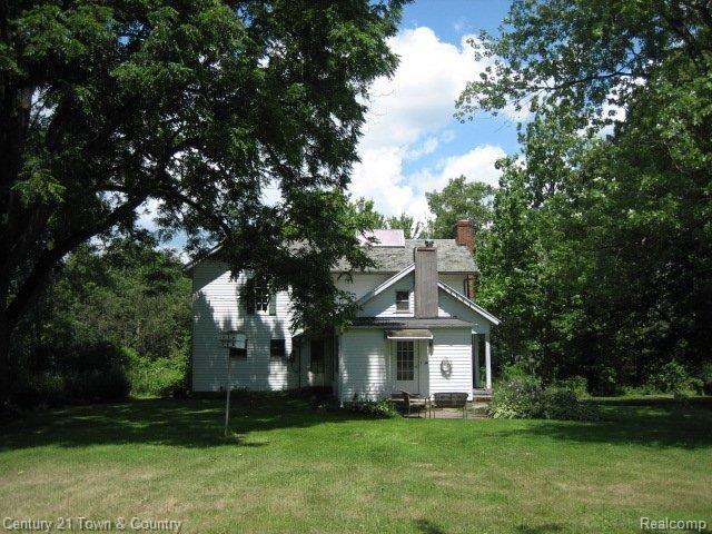 7550 Allen Road Fenton, MI 48430 - Photo 17 of 21 Allen Back