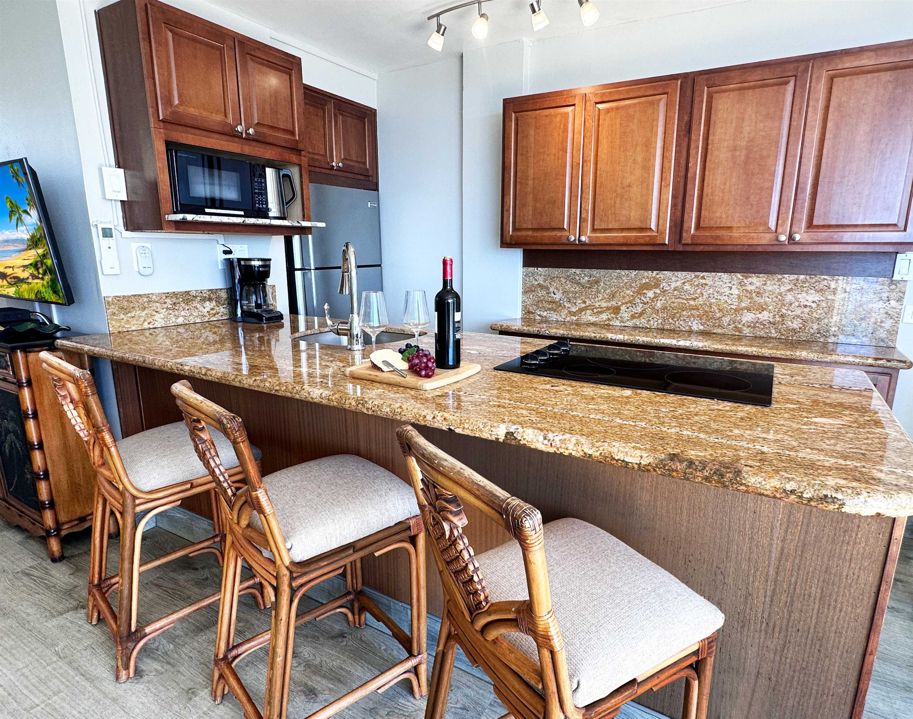 2450 South Kihei Road, Unit 402 Kihei, HI 96753 - Photo 10 of 40