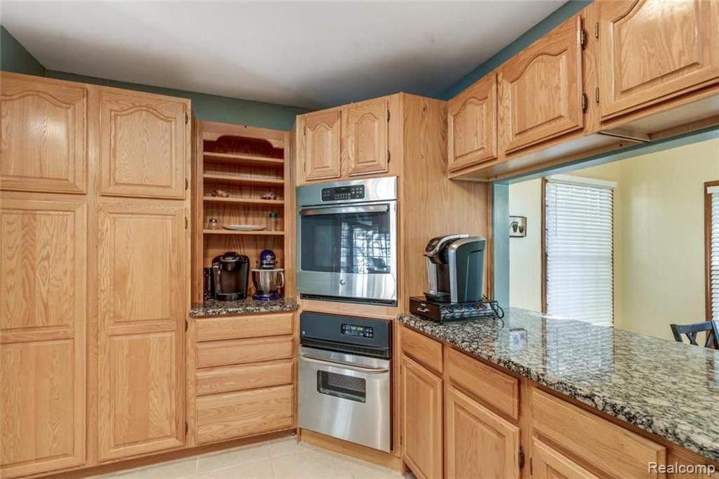 817 Wilwood Road Rochester Hills, MI 48309 - Photo 10 of 44