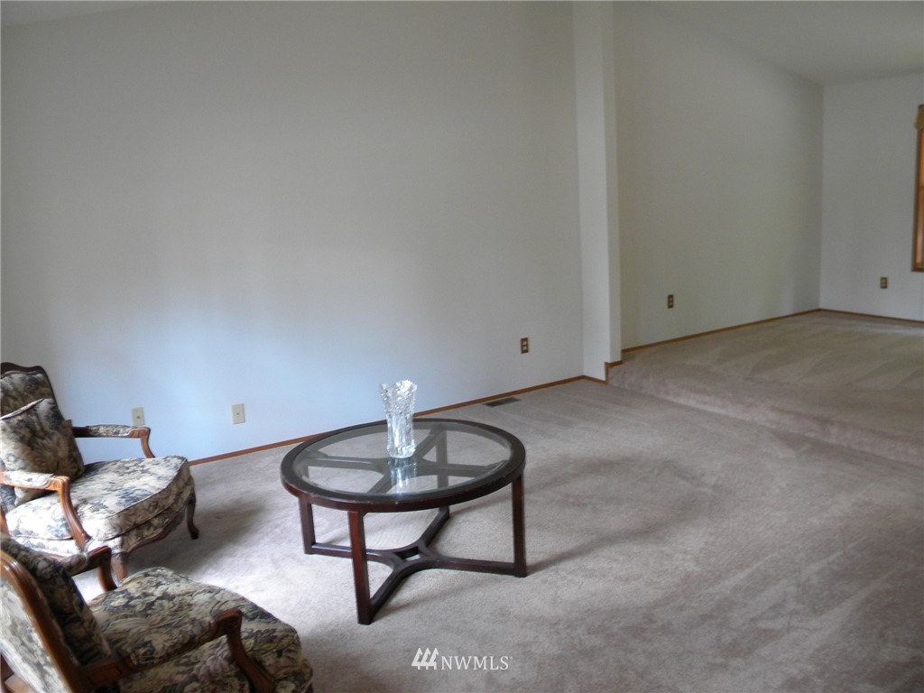 3107 164th Place Southeast Bothell, WA 98012 - Photo 7 of 20 a living room with furniture