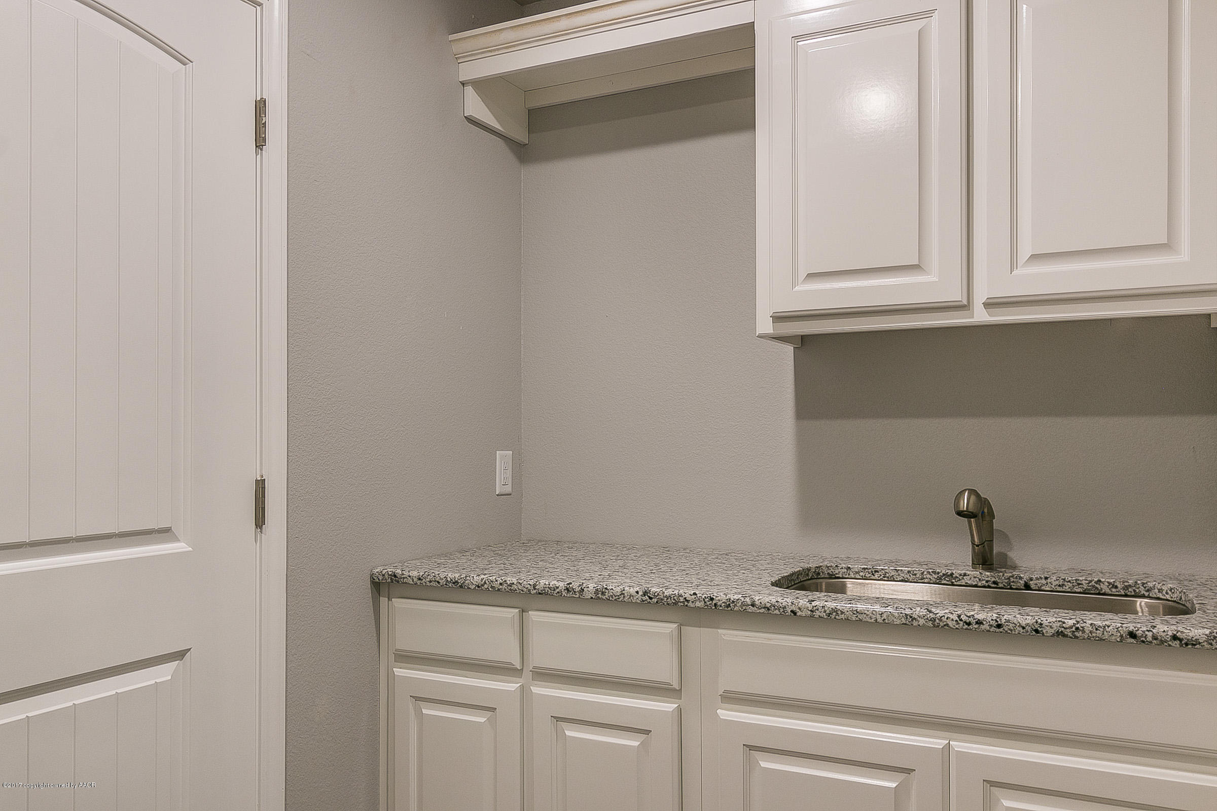 7305 Rochester Drive Amarillo, TX 79118 - Photo 21 of 25 022_Utility Room