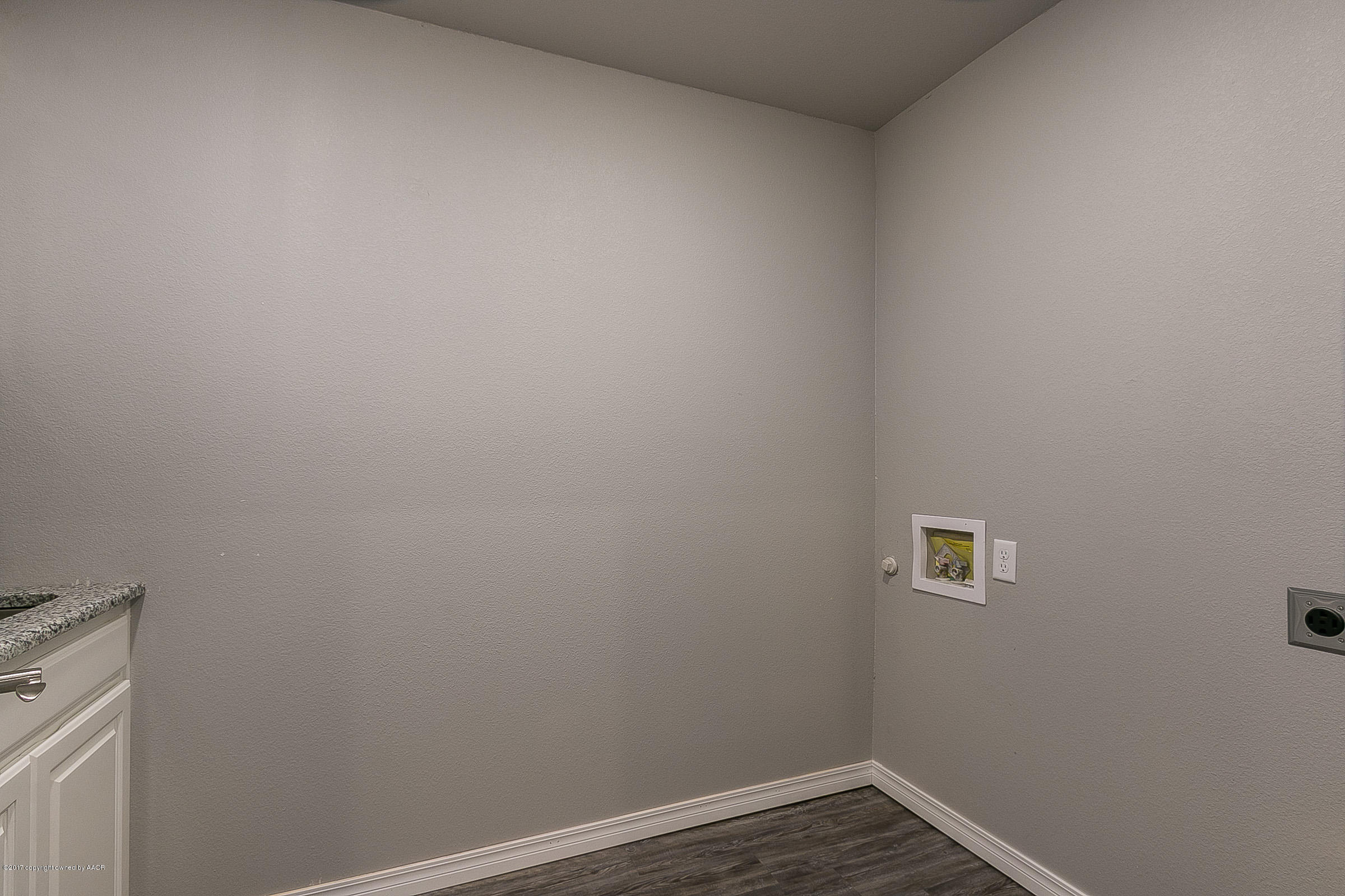 7305 Rochester Drive Amarillo, TX 79118 - Photo 22 of 25 023_Utility Room 2