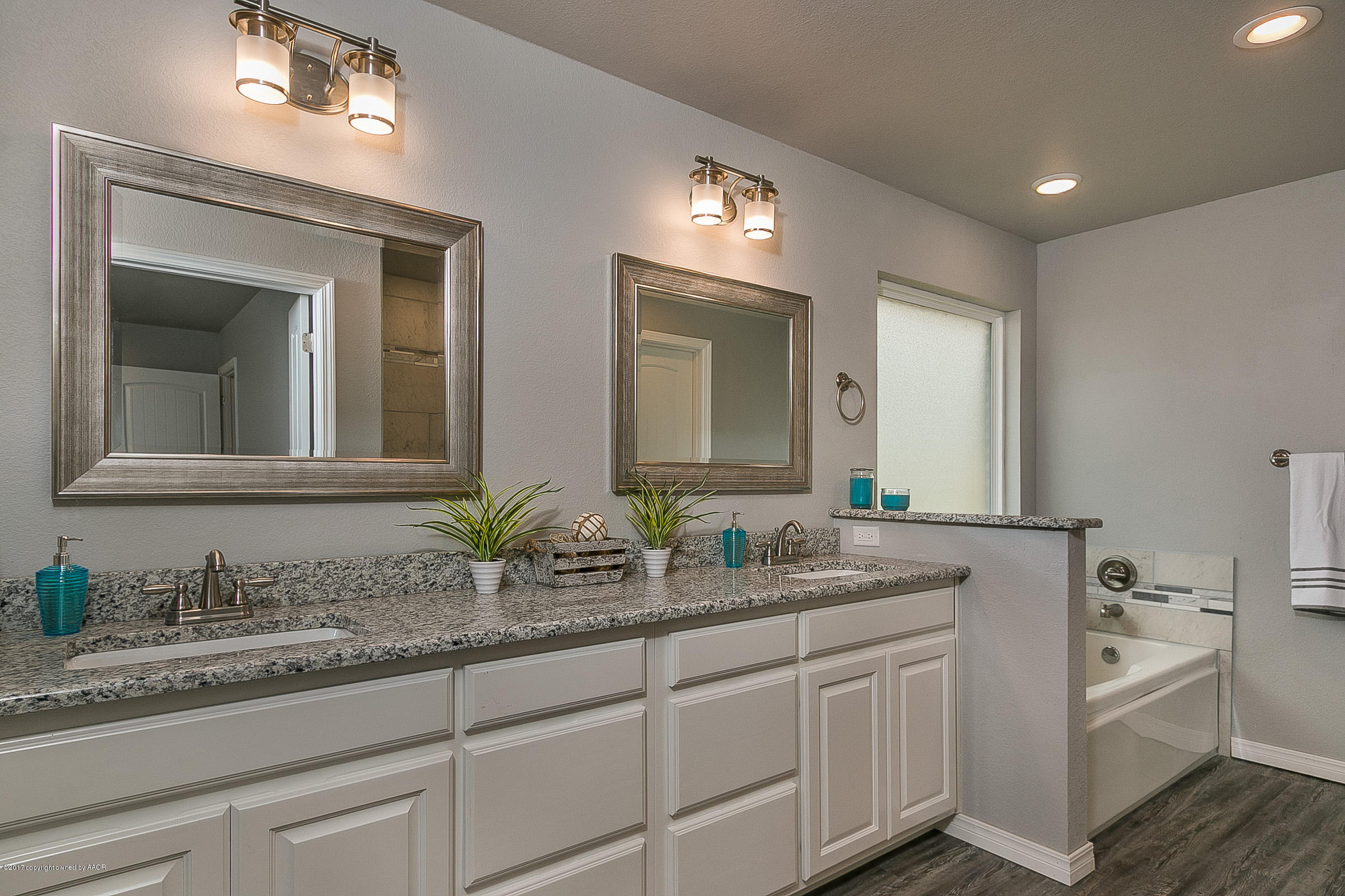7305 Rochester Drive Amarillo, TX 79118 - Photo 4 of 25 013_Master Bathroom