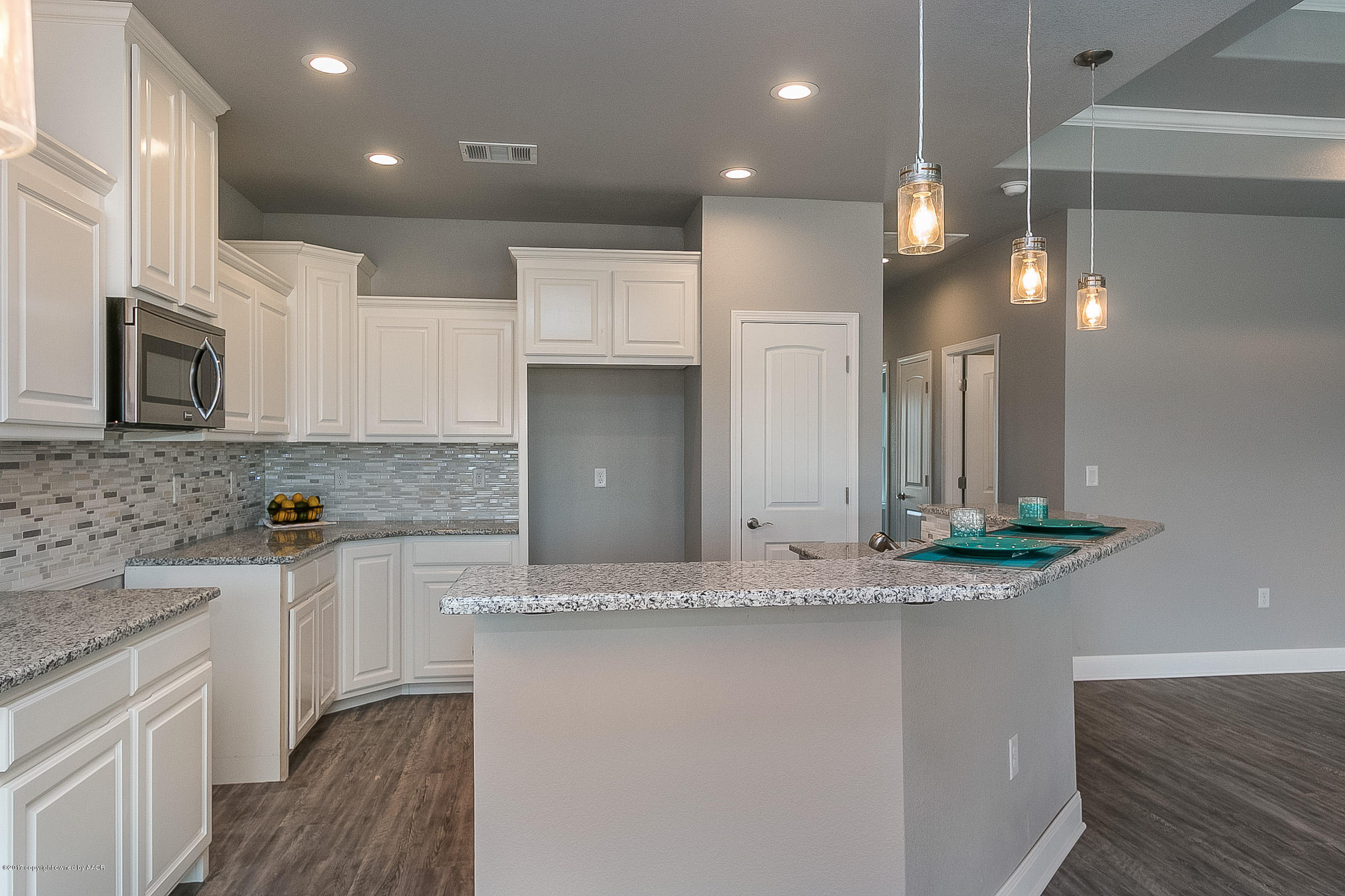7305 Rochester Drive Amarillo, TX 79118 - Photo 7 of 25 009_Breakfast Bar