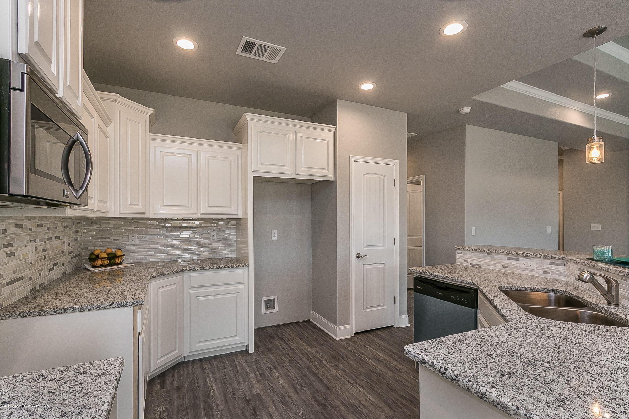 7305 Rochester Drive Amarillo, TX 79118 - Photo 8 of 25 006_Ktichen