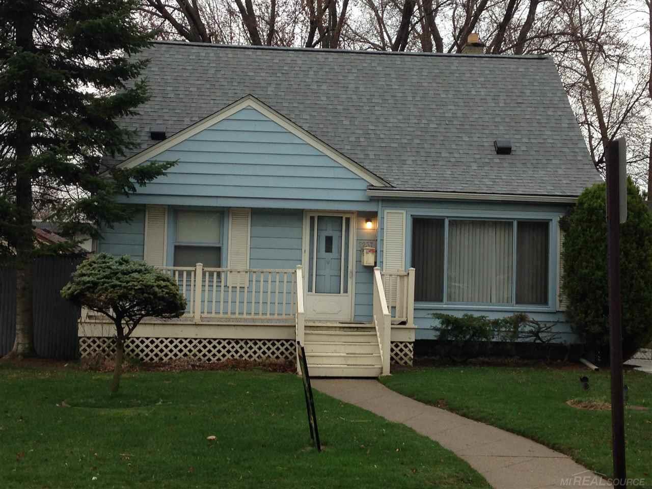 2237 Oxford Road Berkley, MI 48072 - Photo 1 of 35