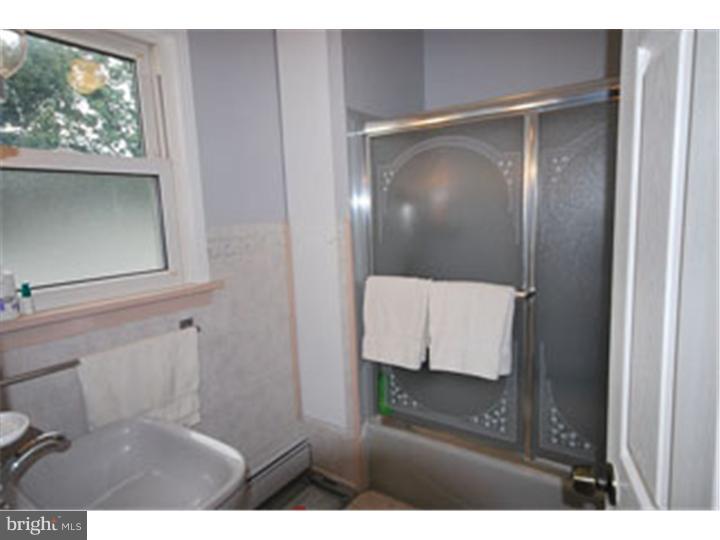 36 Mansion Road Springfield, PA 19064 - Photo 18 of 22 Bathroom