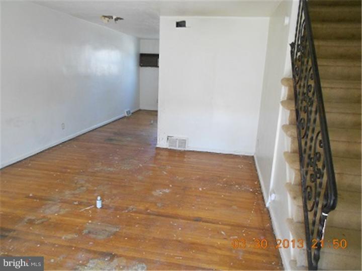 1982 Carter Road Folcroft, PA 19032 - Photo 3 of 15 Living Room