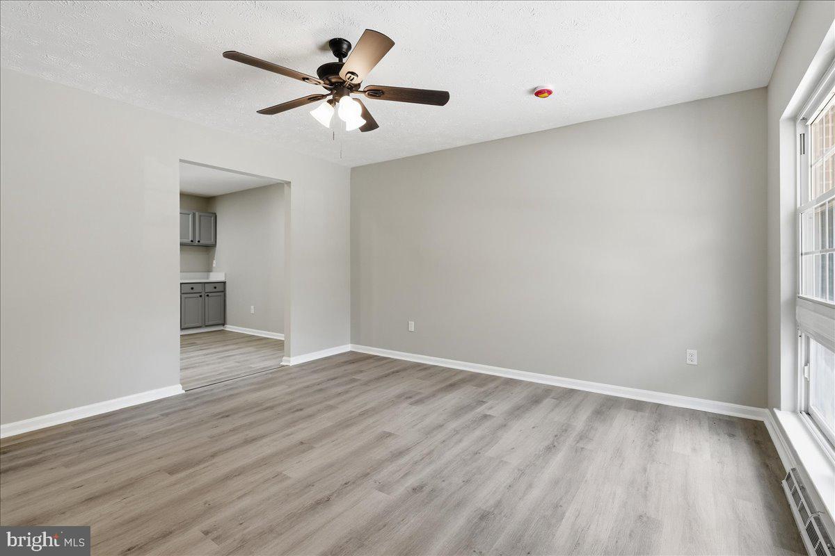 3012 Lumar Drive Fort Washington, MD 20744 - Photo 3 of 30 Living Room