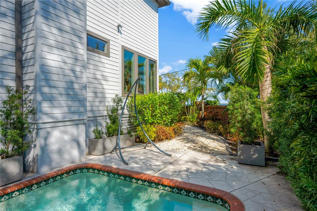 2802 Northpointe Lane Tampa, FL 33611 - Photo 49 of 55 a view of a backyard with plants