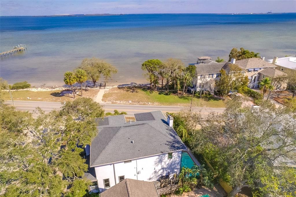 2802 Northpointe Lane Tampa, FL 33611 - Photo 6 of 55 a view of a yard with an ocean