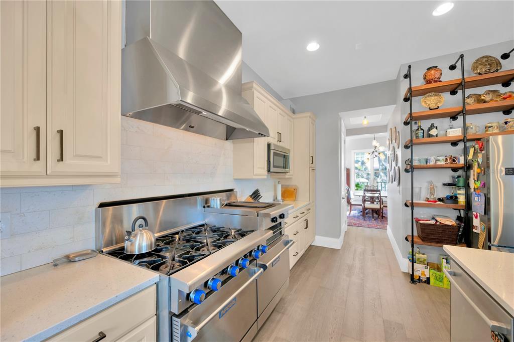 2802 Northpointe Lane Tampa, FL 33611 - Photo 9 of 55