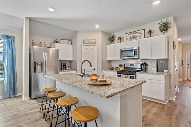 $289,999 | 800 Hummingbird Cove, Lake Charles, LA 70611