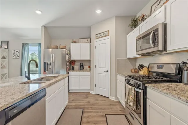 $289,999 | 800 Hummingbird Cove, Lake Charles, LA 70611