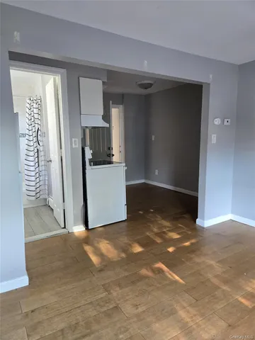 $2,500 | 20-22 Bay Shore Avenue, Unit 203, Bay Shore, NY 11706