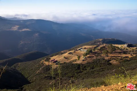 $34,000,000 | 9950 Cotharin Road, Malibu, CA 90265