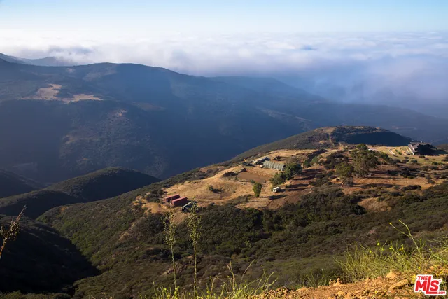 $34,000,000 | 9950 Cotharin Road, Malibu, CA 90265