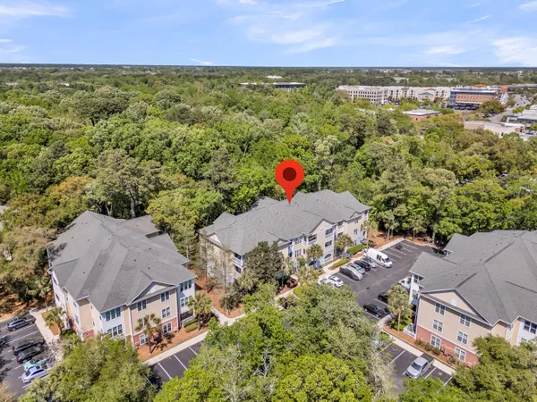 $409,000 | 200 Bucksley Lane, Unit 302, Charleston, SC 29492