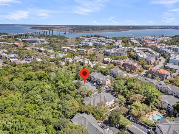 $409,000 | 200 Bucksley Lane, Unit 302, Charleston, SC 29492