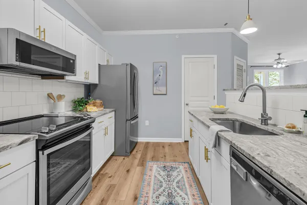 $409,000 | 200 Bucksley Lane, Unit 302, Charleston, SC 29492