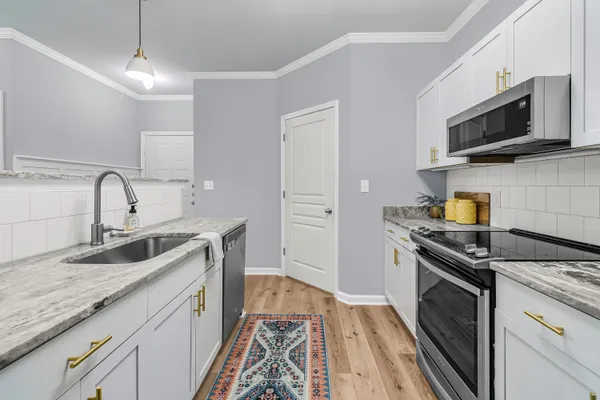 $409,000 | 200 Bucksley Lane, Unit 302, Charleston, SC 29492