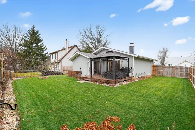 $334,900 | 154 Abbeywood Circle, Streamwood, IL 60107