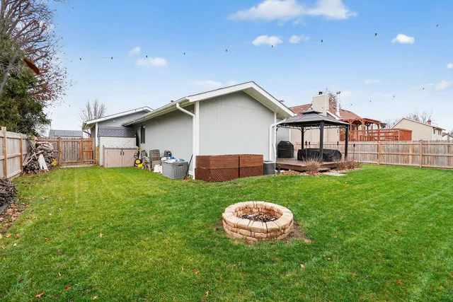 $334,900 | 154 Abbeywood Circle, Streamwood, IL 60107