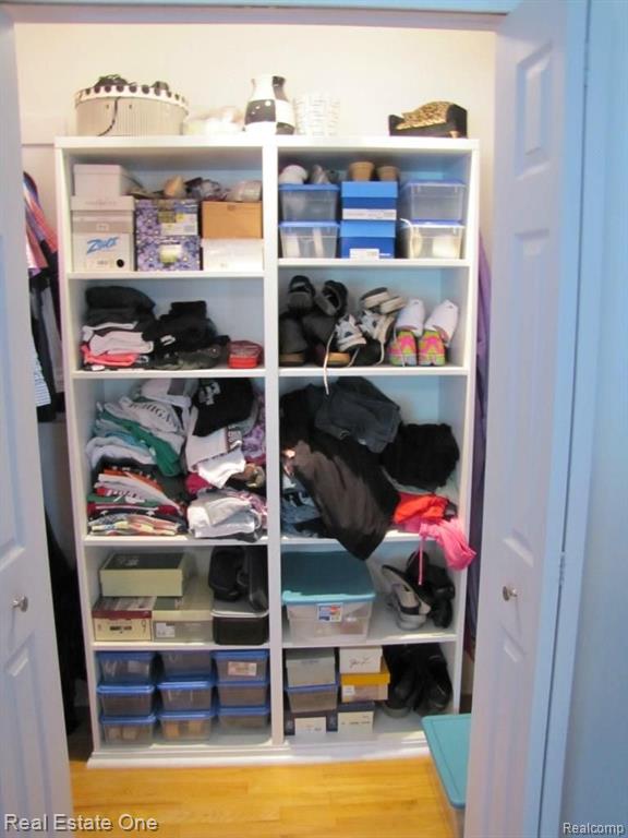 193 Mohawk Road Pontiac, MI 48341 - Photo 11 of 19 Gallery Image 11