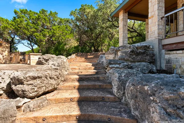 $1,699,000 | 432 Cat Claw, Concan, TX 78838