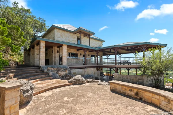 $1,699,000 | 432 Cat Claw, Concan, TX 78838