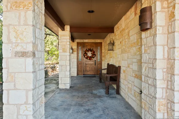 $1,699,000 | 432 Cat Claw, Concan, TX 78838