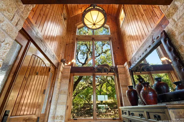 $1,699,000 | 432 Cat Claw, Concan, TX 78838