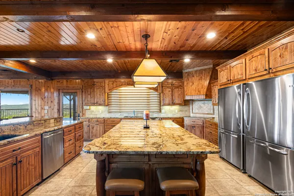 $1,699,000 | 432 Cat Claw, Concan, TX 78838