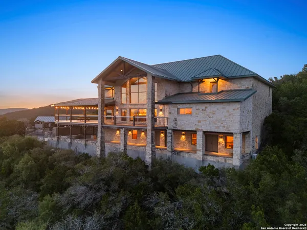 $1,699,000 | 432 Cat Claw, Concan, TX 78838