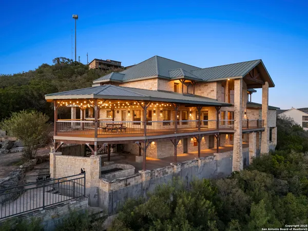 $1,699,000 | 432 Cat Claw, Concan, TX 78838