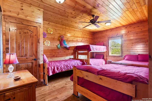 $1,699,000 | 432 Cat Claw, Concan, TX 78838