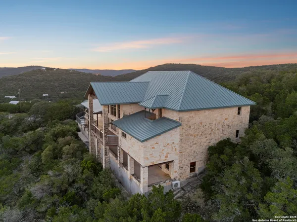 $1,699,000 | 432 Cat Claw, Concan, TX 78838