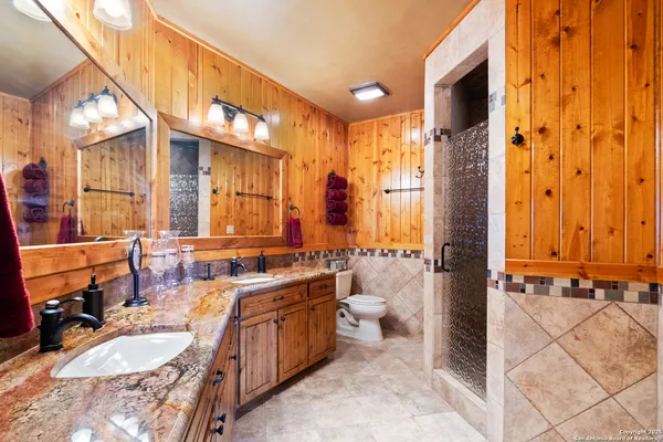 $1,699,000 | 432 Cat Claw, Concan, TX 78838