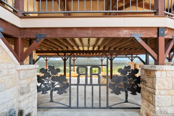 $1,699,000 | 432 Cat Claw, Concan, TX 78838