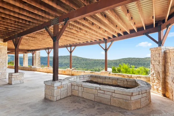 $1,699,000 | 432 Cat Claw, Concan, TX 78838