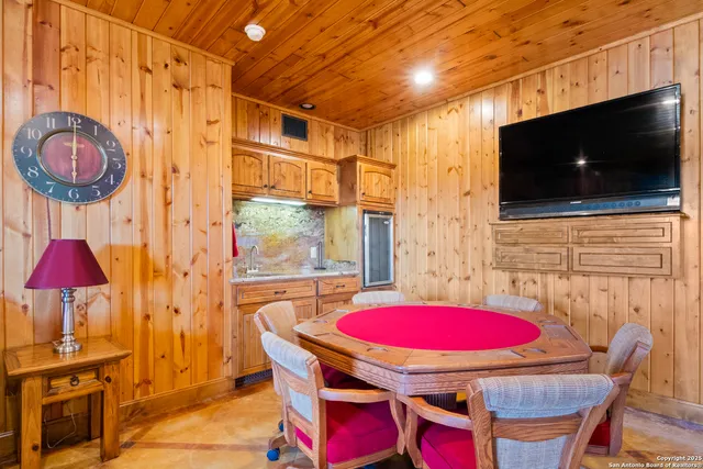 $1,899,000 | 432 Cat Claw, Concan, TX 78838