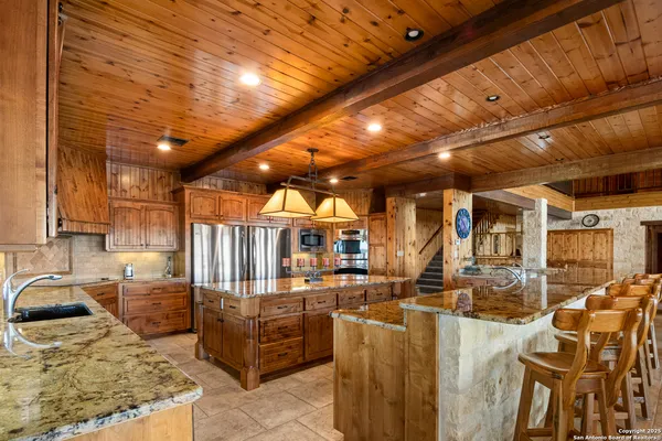 $1,699,000 | 432 Cat Claw, Concan, TX 78838