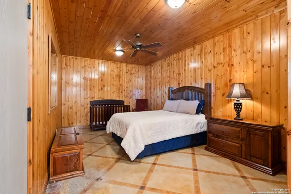 $1,699,000 | 432 Cat Claw, Concan, TX 78838